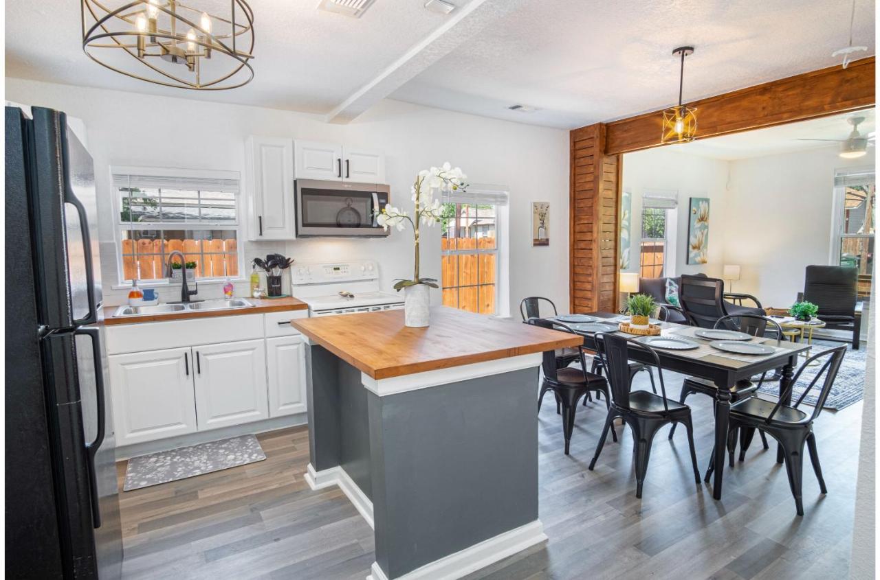 Charming 4Br2Ba Only 5 Mins Downtown Riverwalk San Antonio Exterior photo