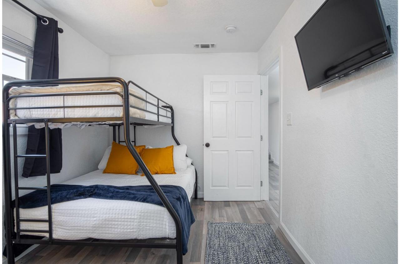 Charming 4Br2Ba Only 5 Mins Downtown Riverwalk San Antonio Exterior photo